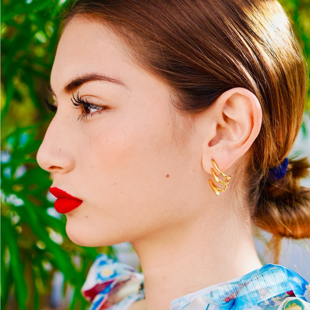 Elegant Gold Wave Earrings